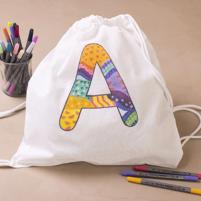 Turnbeutel mit Buchstaben