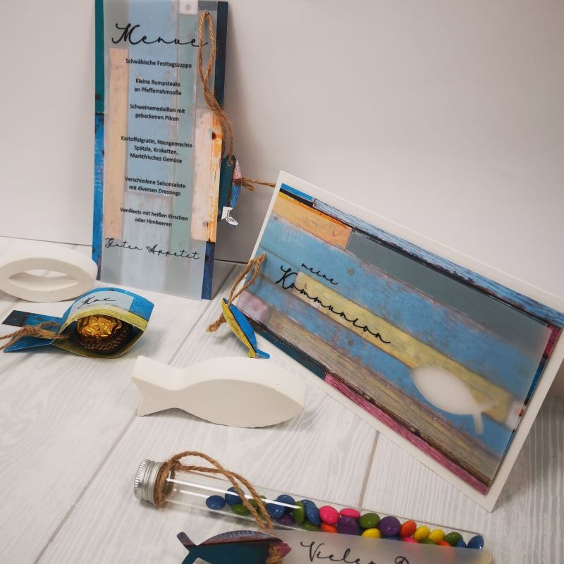 Einladung, Menükarte, Tischkarte und Gastgeschenk für die Kommunion im maritimen Look